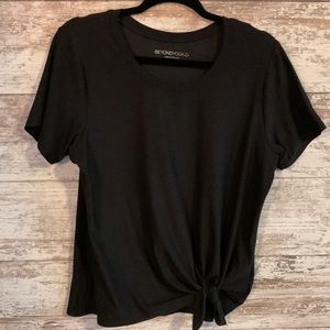 Beyond Yoga Large Black front tie.